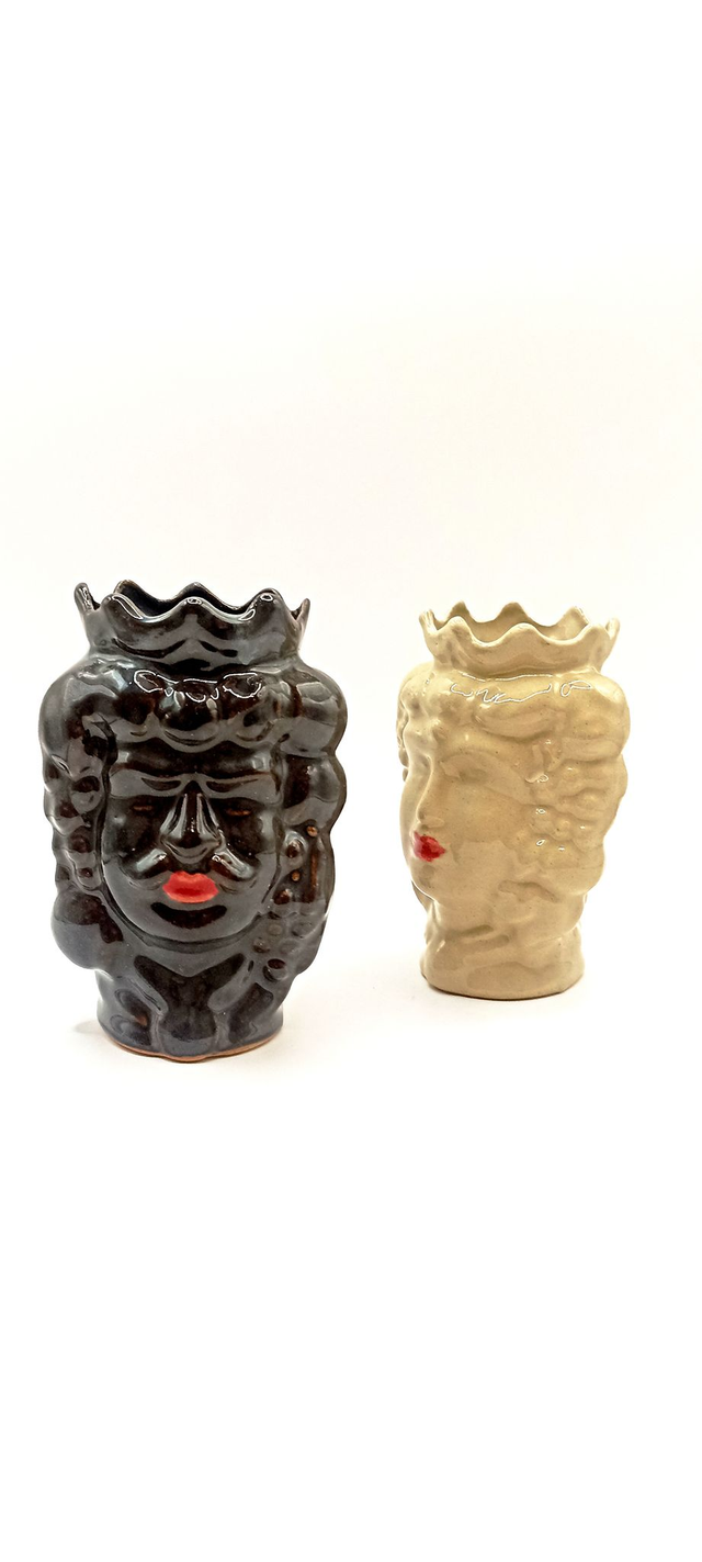 Moor's heads B/W with red lipstick