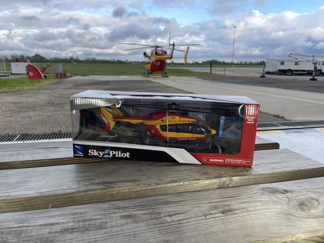 Maquette métal EC145 au 1/43ème - New-Ray Ltd