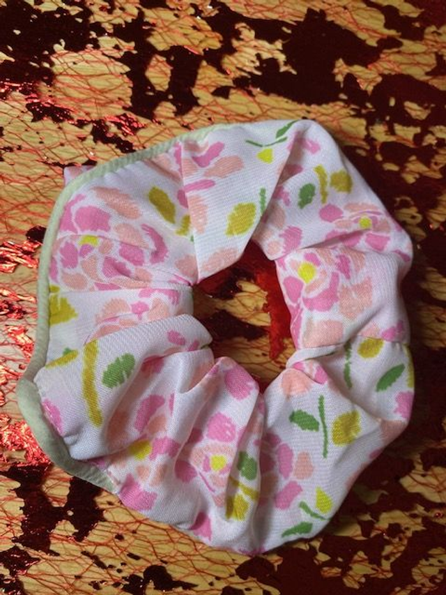 Chouchou fleuri de notre collection Pétales &amp; Rêves