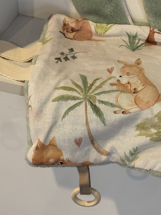 Doudou sensoriel foret/vert