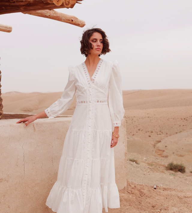 73-9. Robe en dentelle