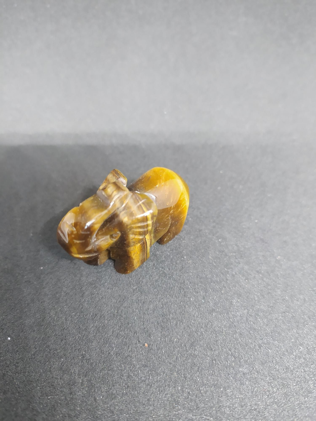 Eléphant en oeil de tigre