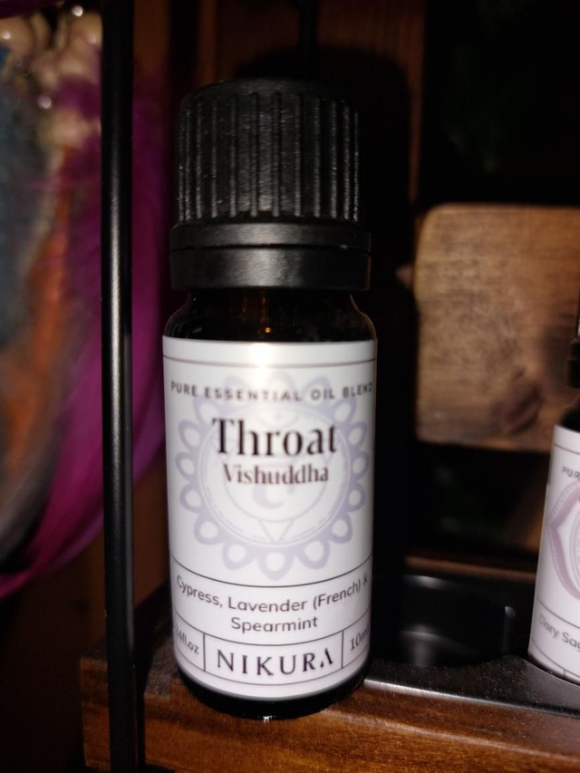 Throat chakra EO blend