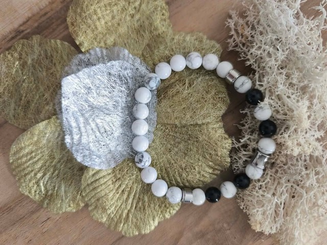 Bracelet "TIAGO", howlite blanche et onyx