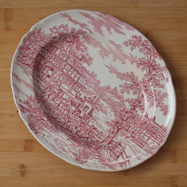 Alfred Meakin | Ovale Serveerschaal (lengte 31 cm | breedte 26 cm | hoogte 3 cm) &#039;Coaching Days&#039; motief in roze kleur | Vintage