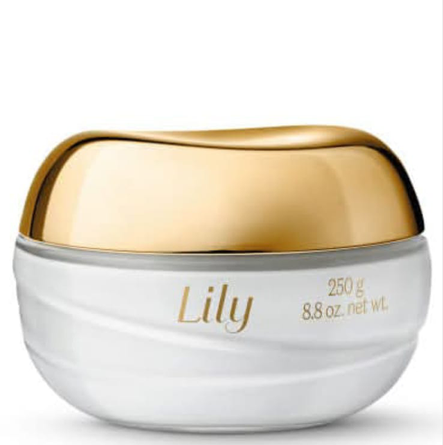 Lily Creme Acetinado Hidratante Corporal 250g 8.8 oz.net wt.