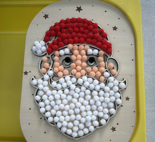 đ
Plaque dâactivitĂ© Trofast â PĂšre NoĂ«l