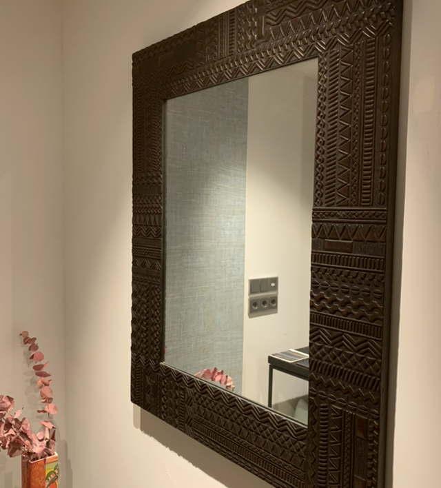 Ethnicraft Spiegel „Ancestors“ Tabwa / Teak / handgeschnitzt