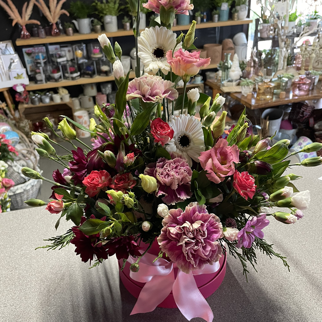 Hat box fresh flower arrangement 