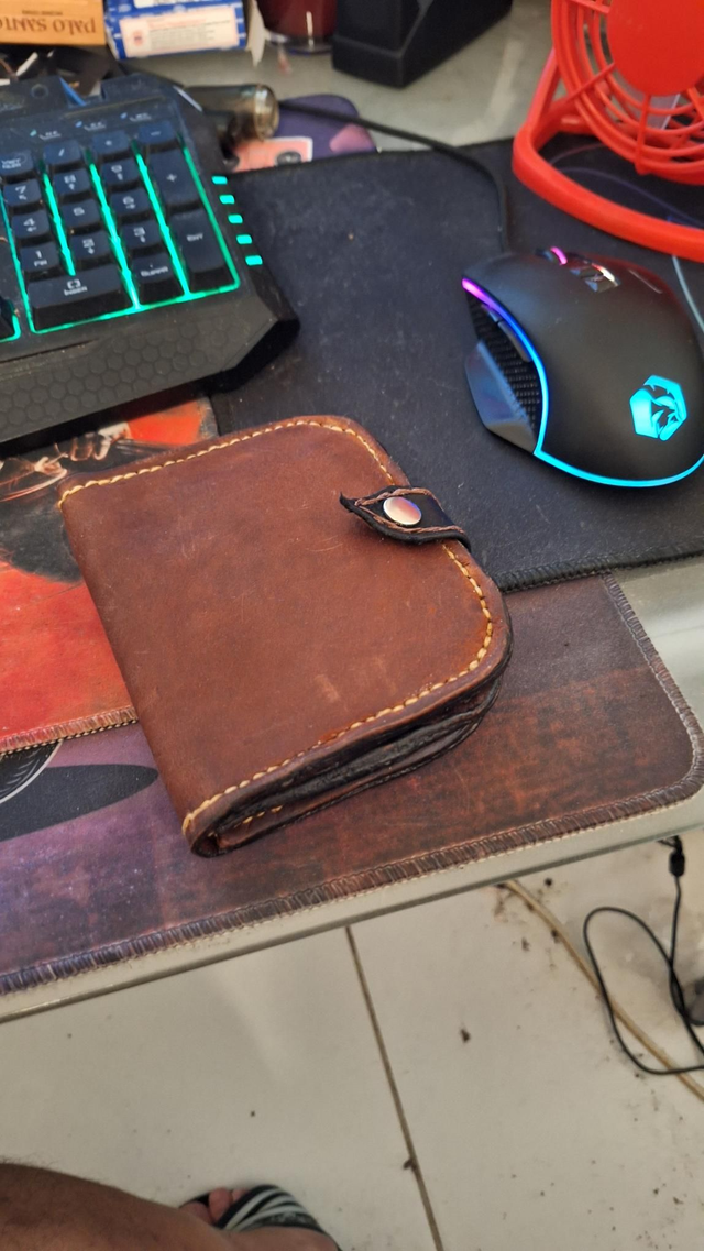 Portefeuille Cuir Marron Fait Main – Bicolore – Coutures Apparentes – Maroquinerie Homme