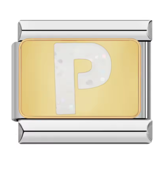 Charm "P" Fondo Dorado 