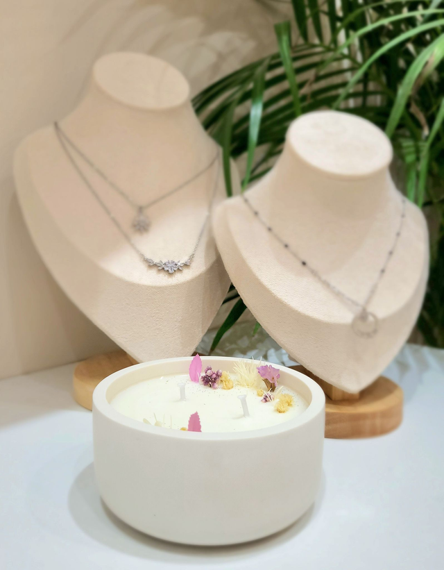 Bougie avec COLLIER - Modèle moyen