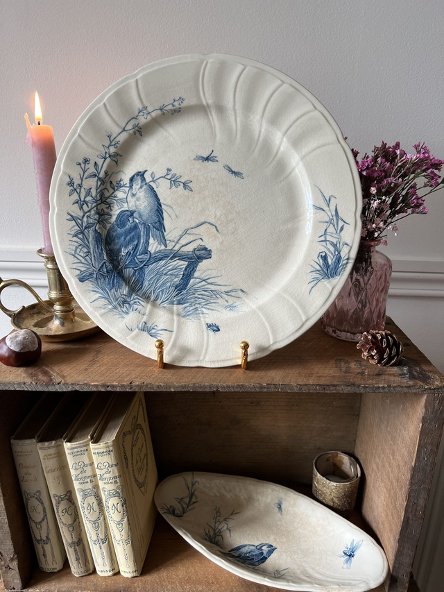 OISEAUX 3 - Assiette plate aux Oiseaux par la manufacture française de Gien - Terre de Fer