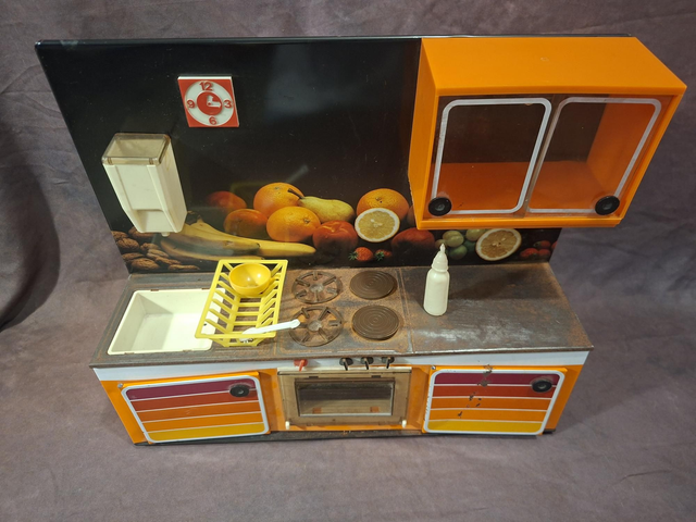 Jouet cuisine vintage années 70 dans son jus