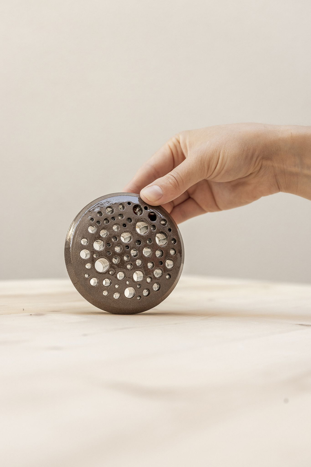 Hanaia // Steinzeug graubraun