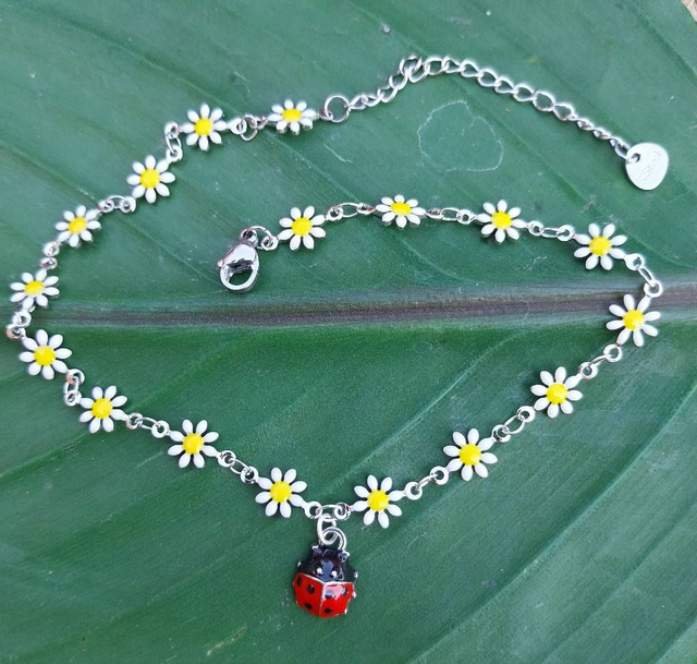✨Bracelet de cheville marguerites argentées et petite coccinelle✨(3CHE)