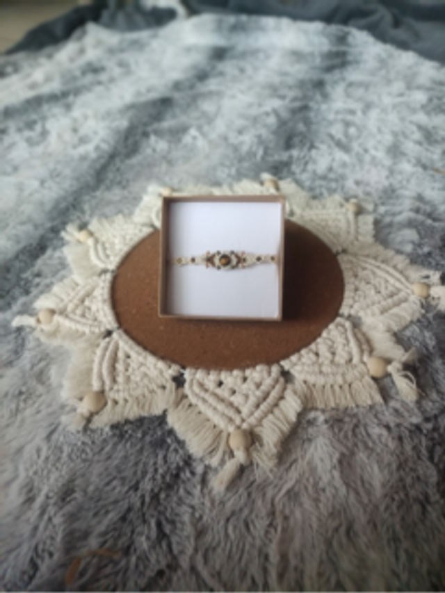 Bracelet blanc et marron avec oeil de tigre