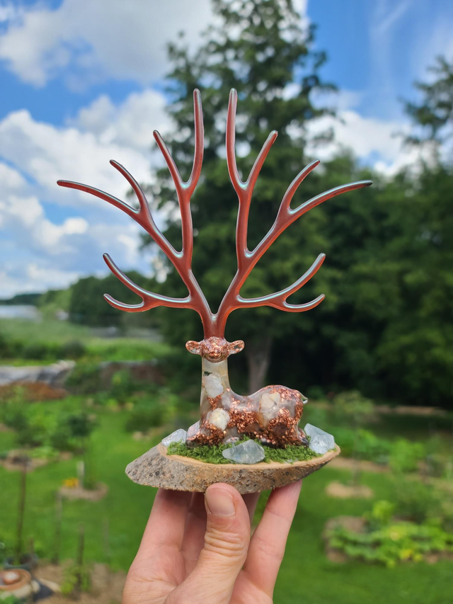 L&#039;Esprit des bois ✨️ Grand cerf en orgonite 