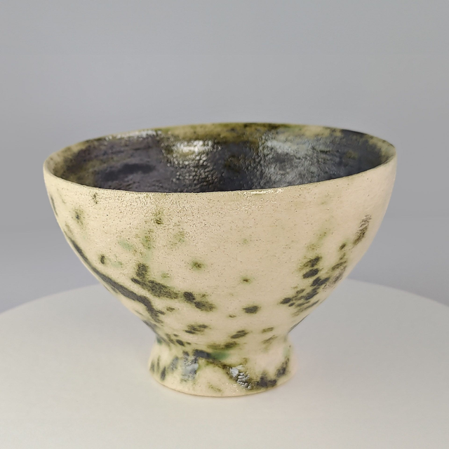 Handgemaakt Keramiek Kommetje met Koper Oxide