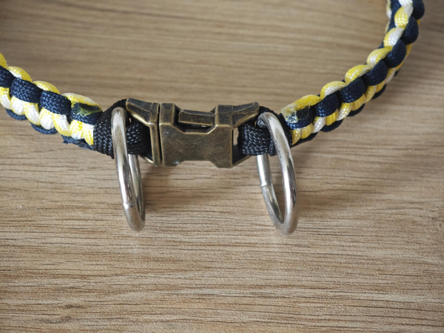Collier en paracorde avec attache métallique petite (NON Réglables)