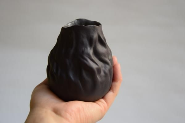 Mini vase Cocon noir "Eclosion"