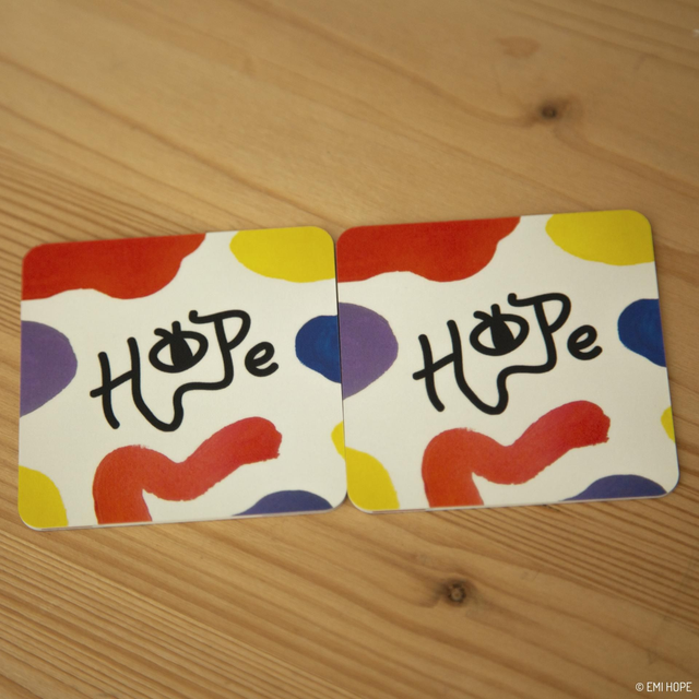 DESSOUS DE VERRE - ÉMI HOPE