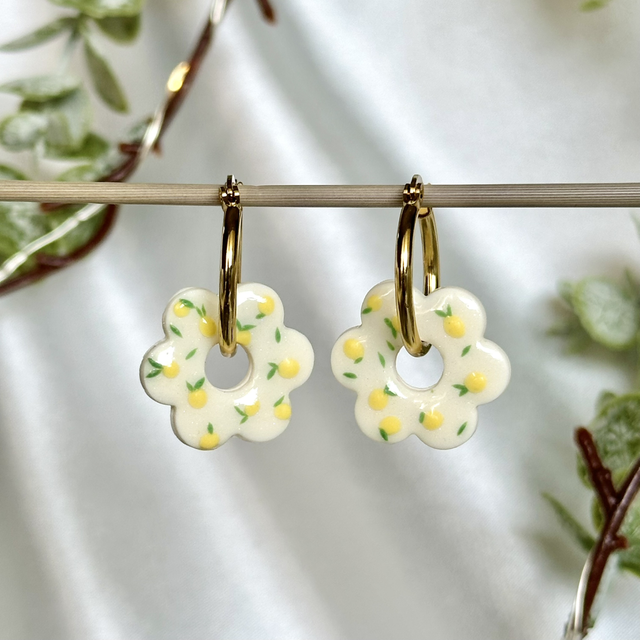 Les citrons en grandes fleurs