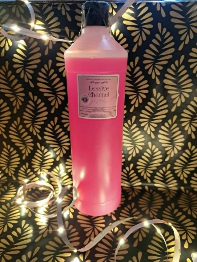 lessive de luxe chanel ( 1 L - la petite robe noire guerlain )