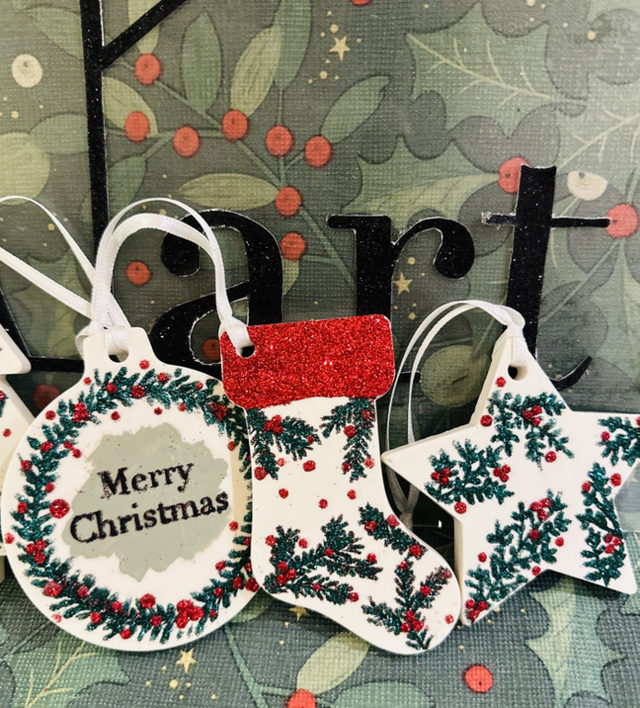 SET OF 5 GLITTER BAUBLES