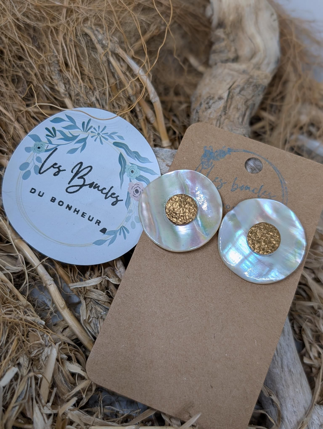 Boucles d&#039;oreilles boutons  doré bou001