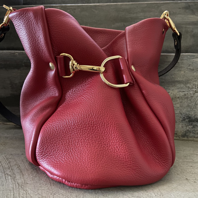 CLASSIC RED