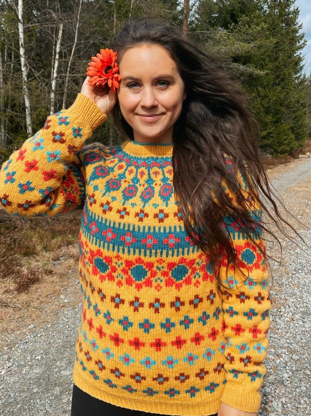 Kathmandu Sweater Kit - Col 05 (Warm Yellow Luna & Vidde) - Wool & Pattern - Linka Neumann