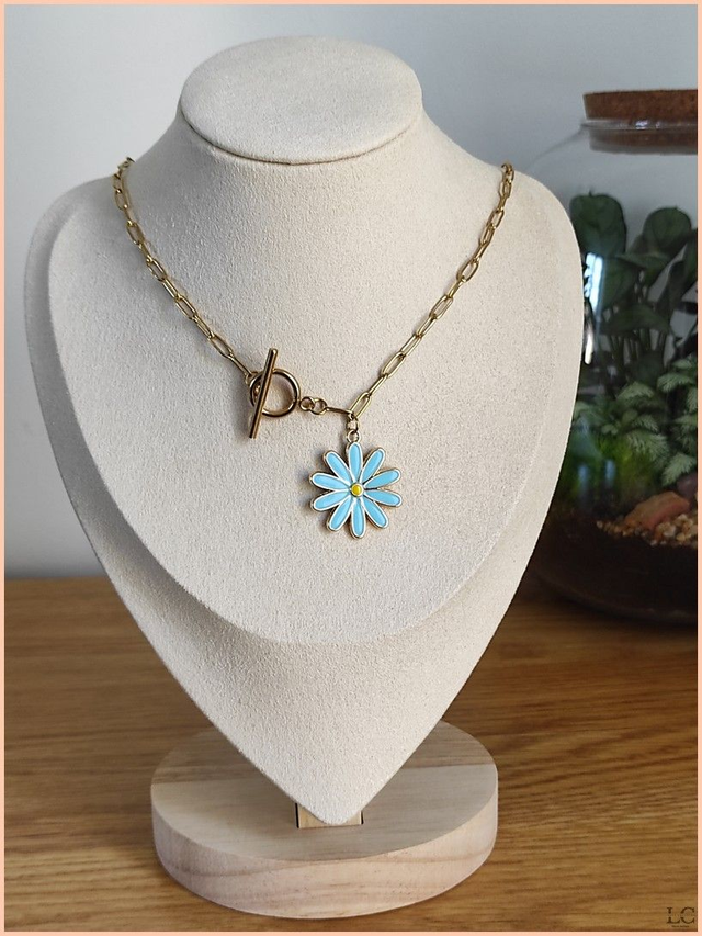 Collier marguerite bleue