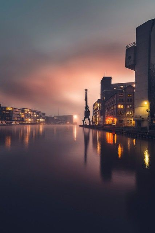 Stadthafen im Abenddunst