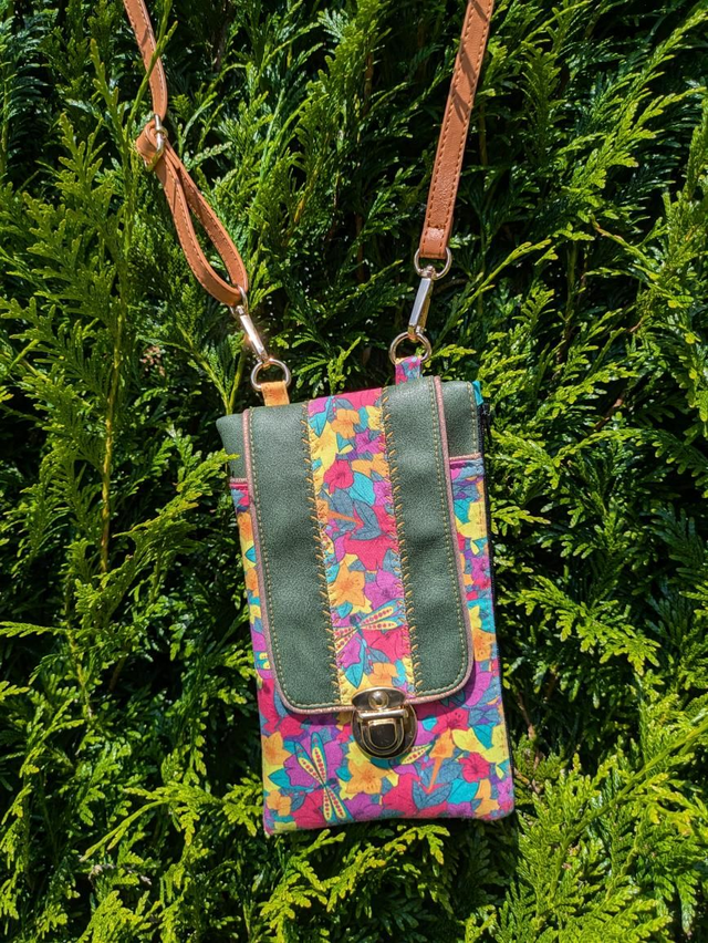 Pochette compacte Holly