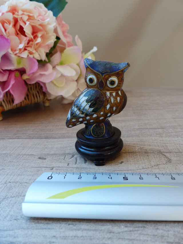 Figurine Miniature Hibou Bleu et Marron en Laiton Cloisonné Peint à la Main avec Socle Vintage
