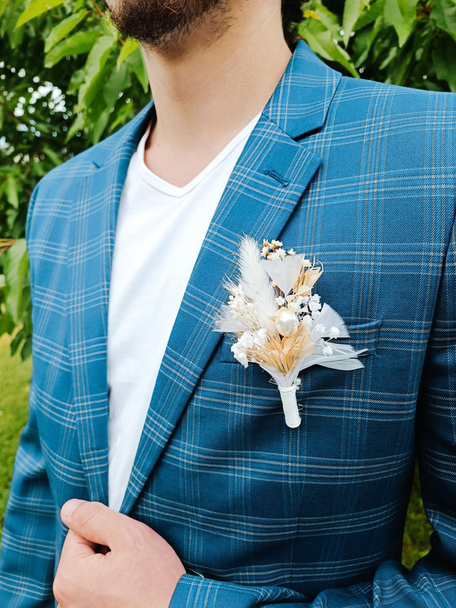 Boutonnière plume 