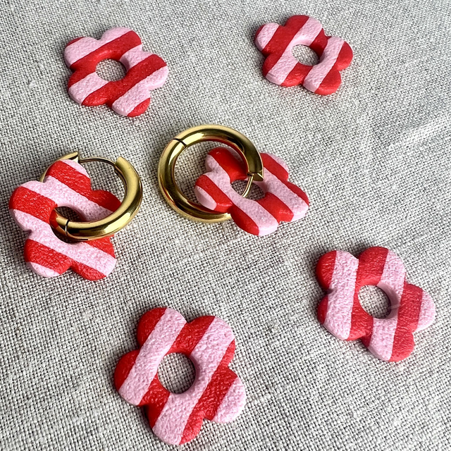 Fleurs Azea rose rayé rouge