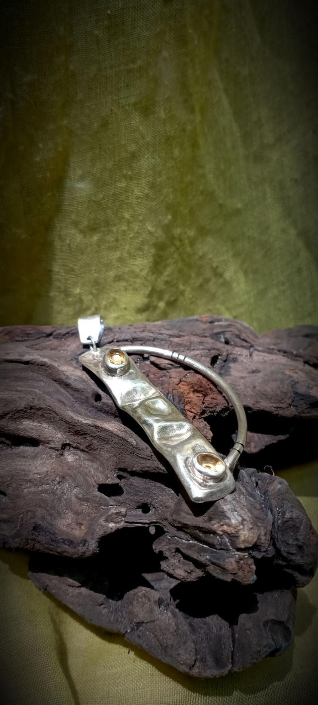 Pendentif D