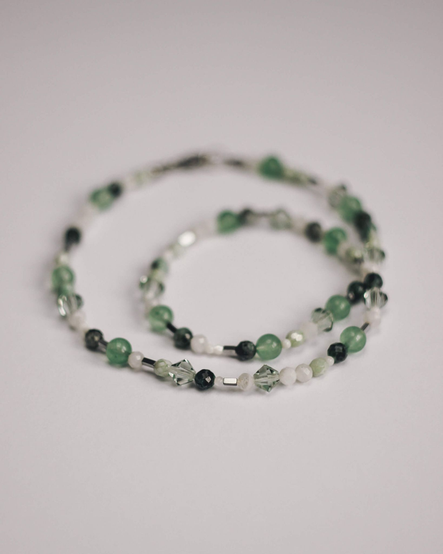 Naszyjnik koralikowy "Matcha latte"