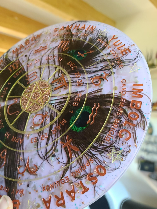 Roue de l'année Plumes de Paon 