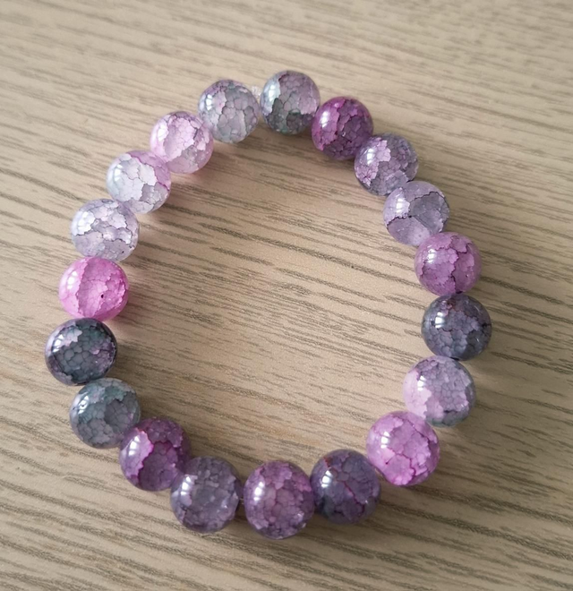 Purple crackled glass beaded bracelet