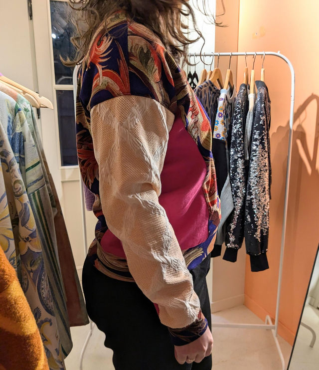 SWEAT à Motifs et Texturés Roses et bleus Taille M/L