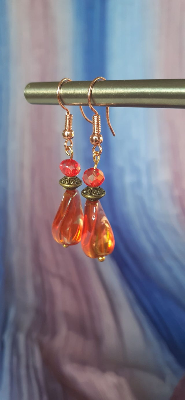 Gewoon Petites boucles d'oreilles perle hélicoïdale orange métallisé