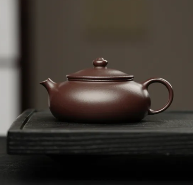 Handmade Yixing Zisha Teapot (160cc)【手工制作青泥宜兴紫砂壶】