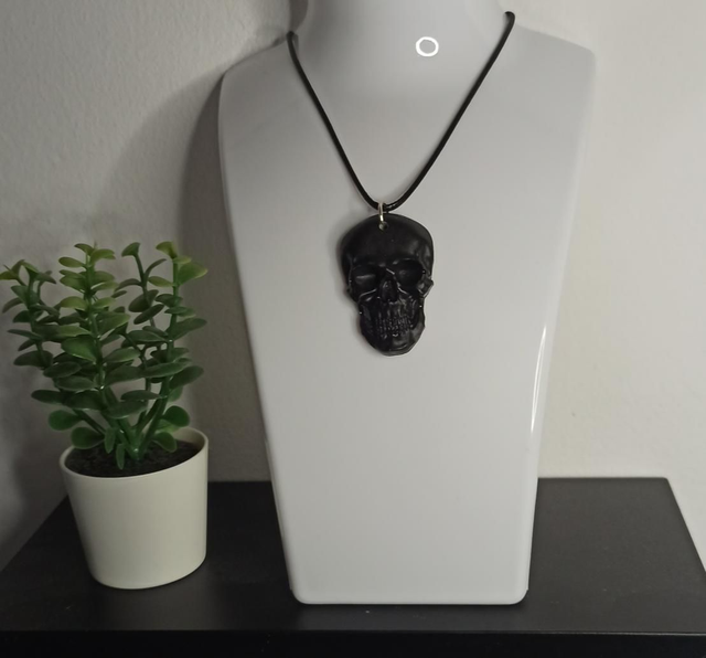 Grand pendentif SKULL noir 