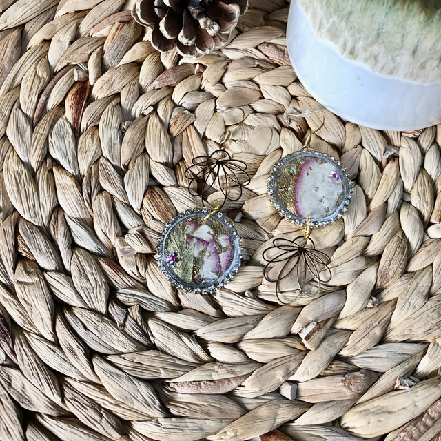 Boucles d'oreilles Lady Rose - inclusion pétales de rose