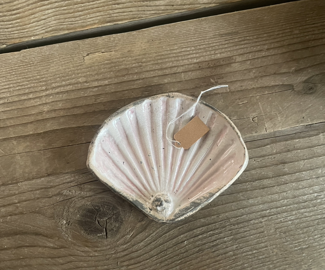 Small Clay pink shell soap dishes