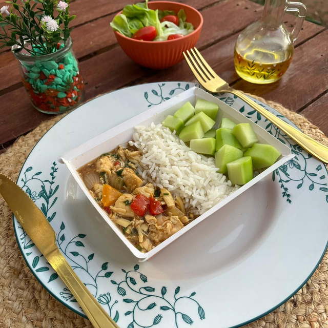 Frango xadrez + Arroz branco + Chuchu refogado