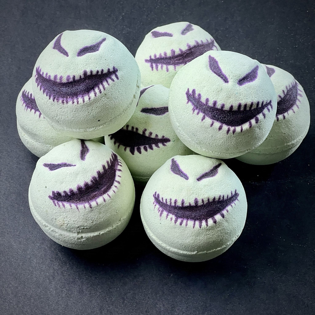 Oogie Boogie Bath Bomb (Spooky soap inside!) 